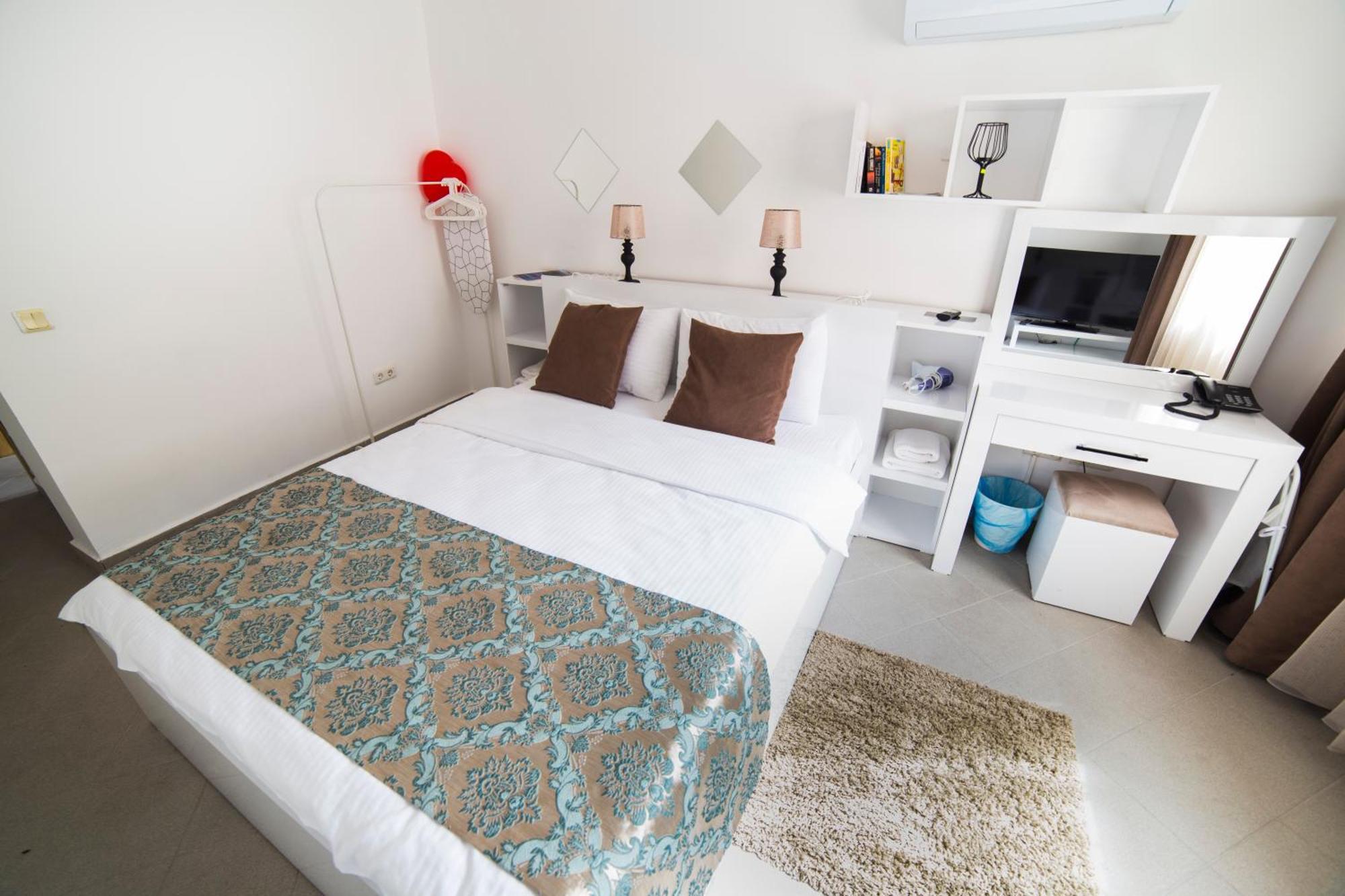 Mai Rooms By Downtown Fethiye Exteriör bild